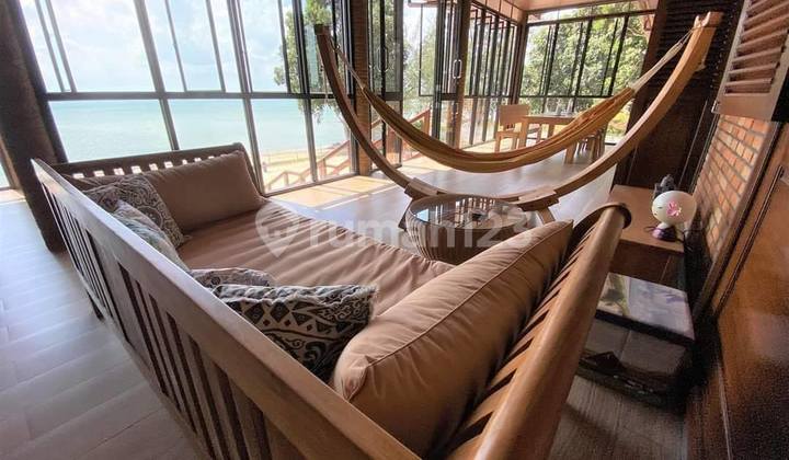 VILLA FOR SALE AT THE BEACH ON BELITUNG ISLAND