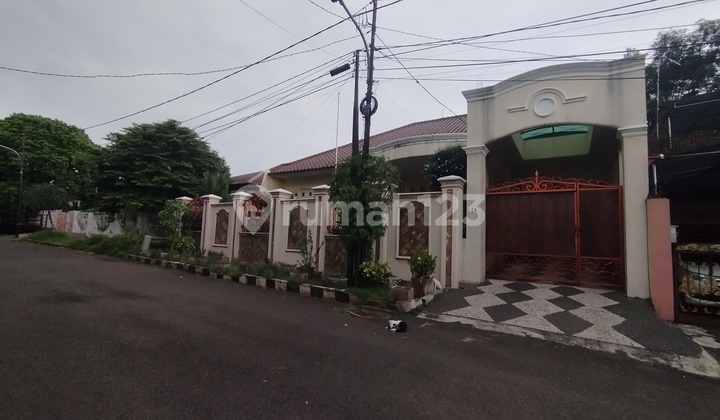 Dijual Rumah Cantik di Billymoon Jakarta Timur 2