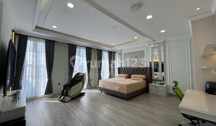 Rumah Mewah Bangunan Mandiri 3 Lantai Alam Sutera