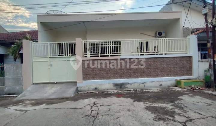 DIJUAL RUMAH Gress, 2,5 lantai, Jl. Lebak dekat industri, SHM 1