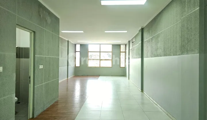 Ready-to-Occupy Good Shop House in Summarecon Bekasi Topaz Commercial Area Ready-to-Occupy Good Shop House in Summarecon Bekasi Topaz Commercial Area