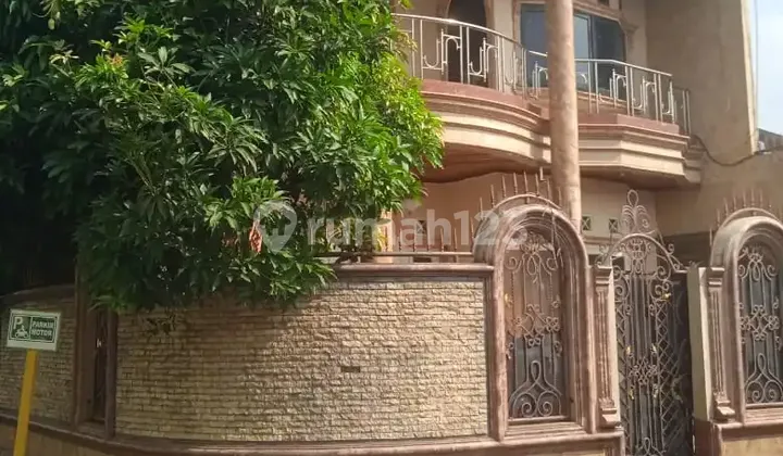 Rumah Hook Cantik Mediteranian Duren Sawit Jakarta Timur