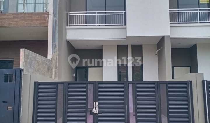 Rumah Modern Minimalis Surabaya Timur 2