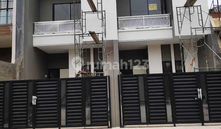 Rumah Mewah Modern Minimalis Kawasan Premium Surabaya