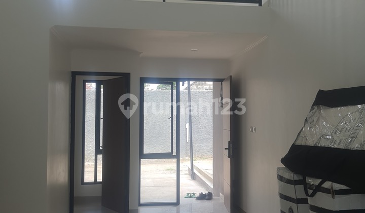 Rumah Baru Skandinavian 15 Menit ke St Sudimara di Pamulang