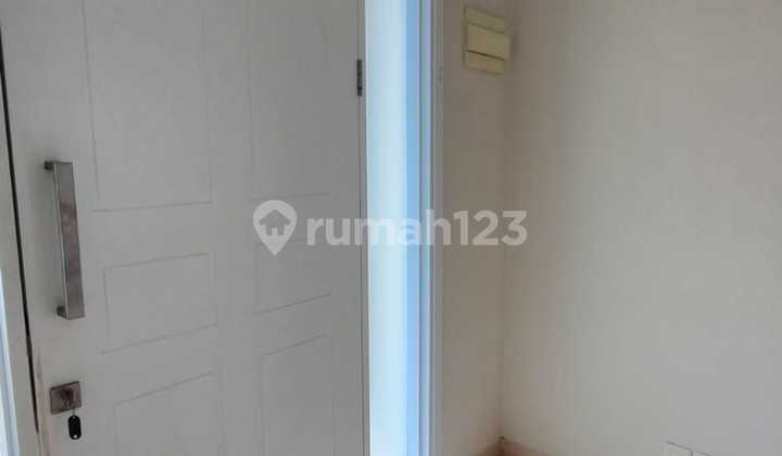 Neat and Ready-to-Occupy House in Vanya Park Cluster Anila, BSD City