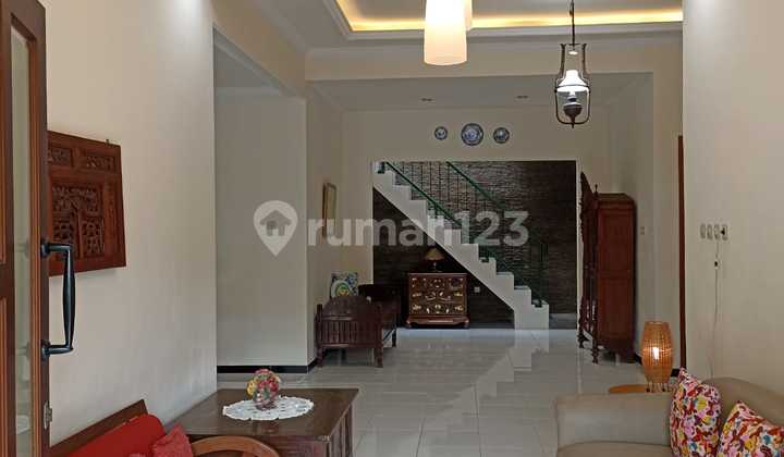 Rumah Siap Huni Semi Furnished di Pondok Chandra, Surabaya