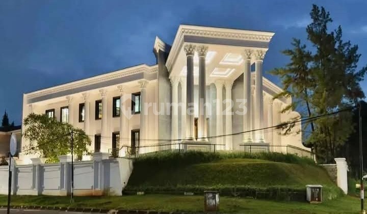 Super Luxury Classic House di Pondok Indah Jakarta Selatan Super Luxury Classic House di Pondok Indah Jakarta Selatan