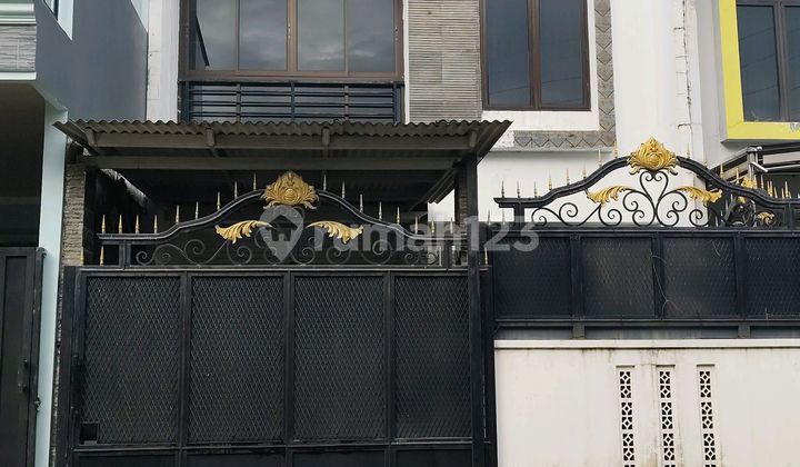 Disewakan Rumah Full Furnish di Modernland 1