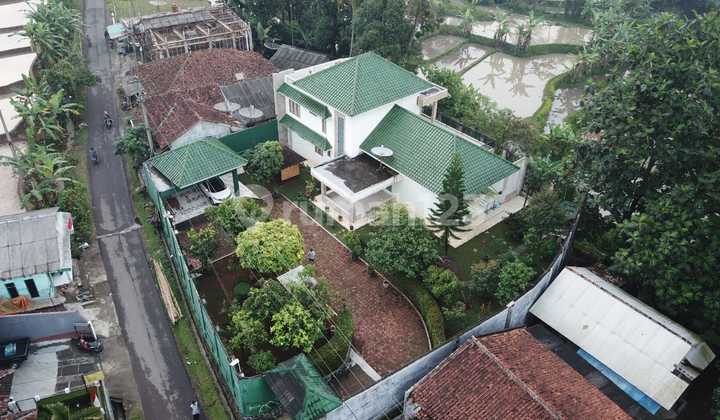 SIAP HUNI VILLA ATAU RUMAH DIBAWAH KAKI GUNUUNG SALAK