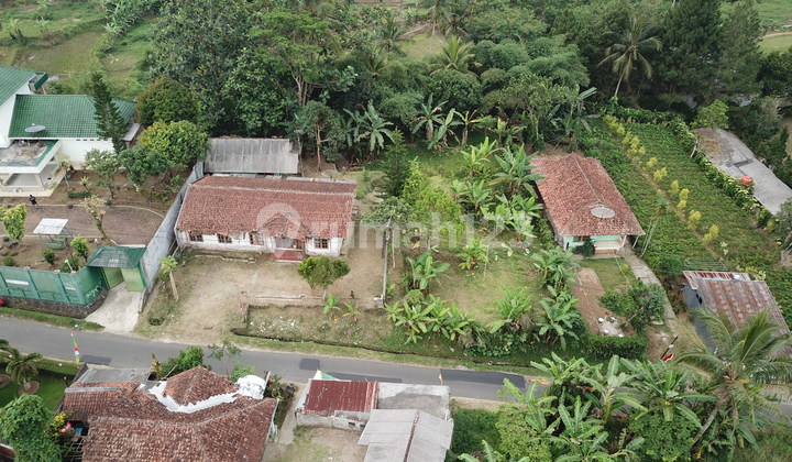 QUICK SALE HOUSE AND BUILDING IN CICURUG SUKABUMI NEAR BANGBAYANG TOLL GATE QUICK SALE HOUSE AND BUILDING IN CICURUG SUKABUMI NEAR BANGBAYANG TOLL GATE