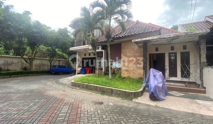 Rumah Hook 2 Lantai Lokasi Strategis Area Dieng Tengah Kota Malang 2