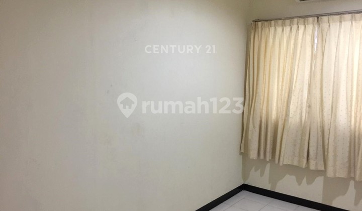 2-Story Ready-to-Occupy House Near STAN 9301 2