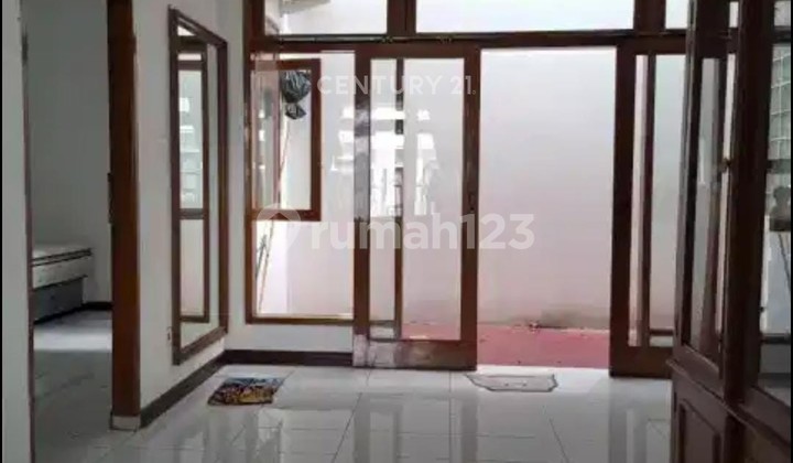 Fully Furnished Hook House Bintaro Sector 9 5642 Fully Furnished Hook House Bintaro Sector 9 5642