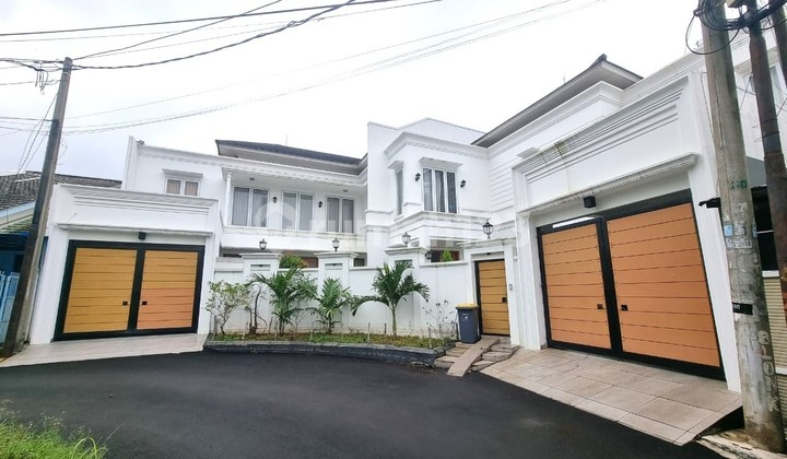 Rumah Mewah Kawasan Elit Dengan Kolam Renang Di BSD Serpong 8002 Rumah Mewah Kawasan Elit Dengan Kolam Renang Di BSD Serpong 8002
