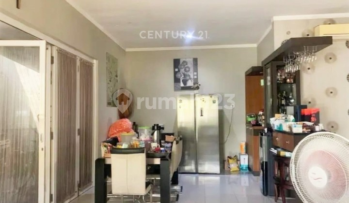 Hook House Emerald Bintaro Jaya 2521