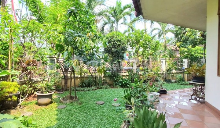 Rumah Hook Halaman Luas dan Nyaman Lokasi Strategis 6783