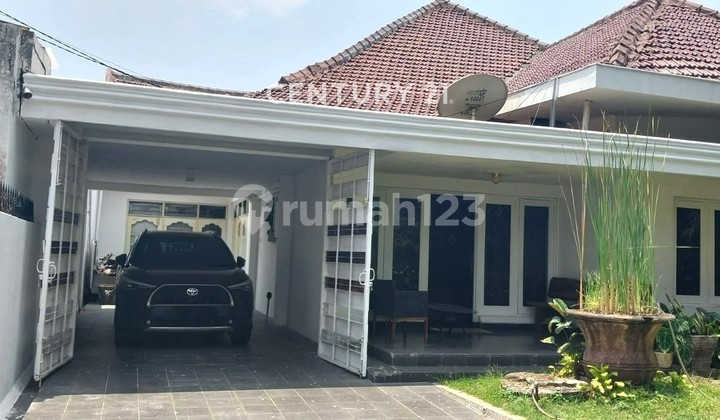 House in Elite Area of Central Jakarta 9653