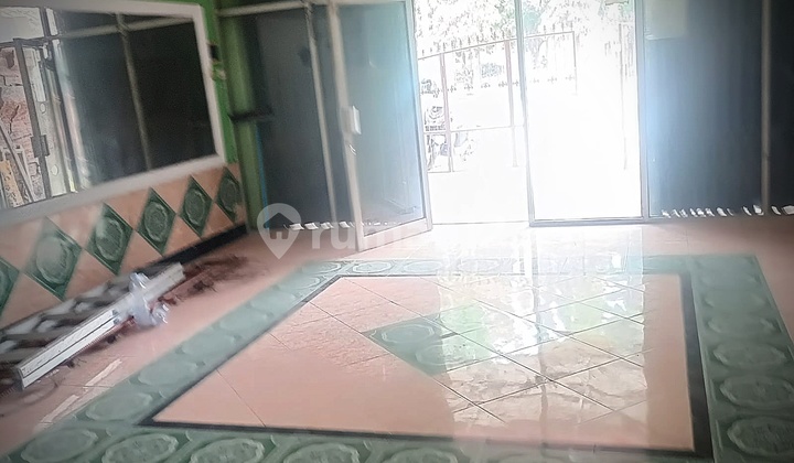 Price Drop !! Ex-Salon Shop House - West Ring Road, Demak Ijo 2