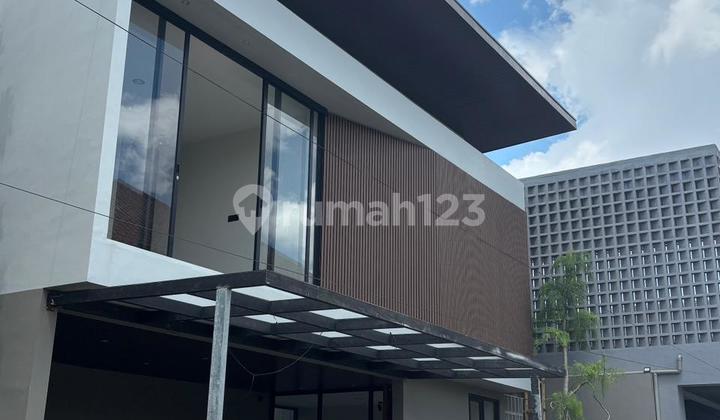 House and Villa Furnished Maguwoharjo with Private Pool 2