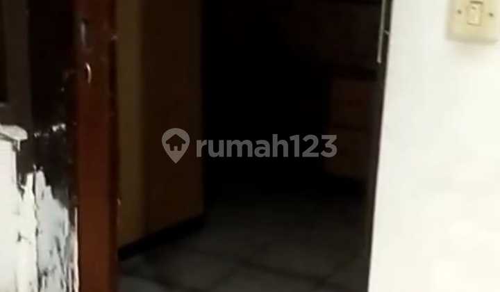 FOR QUICK SALE HOUSE NEAR KEBON KAWUNG RAIS ALLEY BANDUNG LAND CALCULATION STRATEGIC LOCATION IN THE CITY CENTER 2