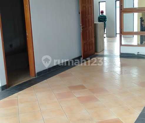 DISEWAKAN RUMAH 3,5 LANTAI PUSAT KOTA SAYAP SOEKARNO HATTA (KEMBAR) HUNIAN NYAMAN DAN SIAP HUNI DISEWAKAN RUMAH 3,5 LANTAI PUSAT KOTA SAYAP SOEKARNO HATTA (KEMBAR) HUNIAN NYAMAN DAN SIAP HUNI