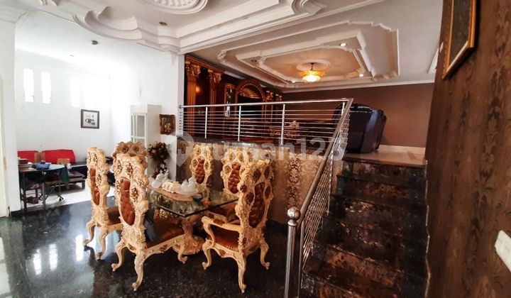 DIJUAL RUMAH 3 LANTAI LUX SEMI FURNISHED DI PASIR LUYU BANDUNG HUNIAN ASRI, AMAN DAN NYAMAN BERADA DI PUSAT KOTA 2