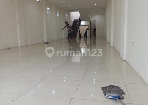 For Rent: 3.5-Story Shop House on Main Road Pungkur Bandung, Bustling Location, Strategic and Easy Access. 2