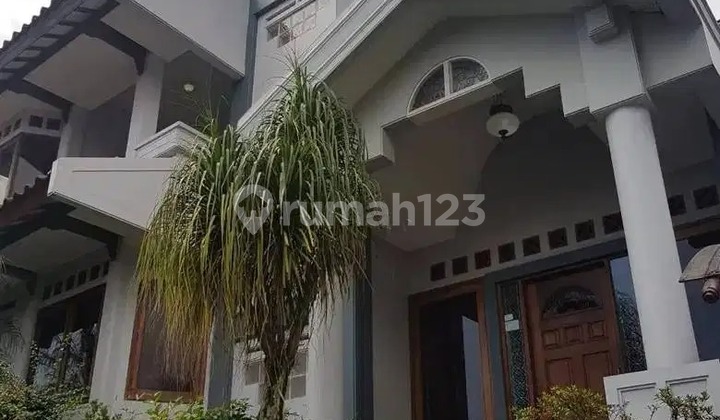 For Rent House on Mainroad Sarijadi, a Serene and Comfortable Residence with Strategic Location and Easy Access