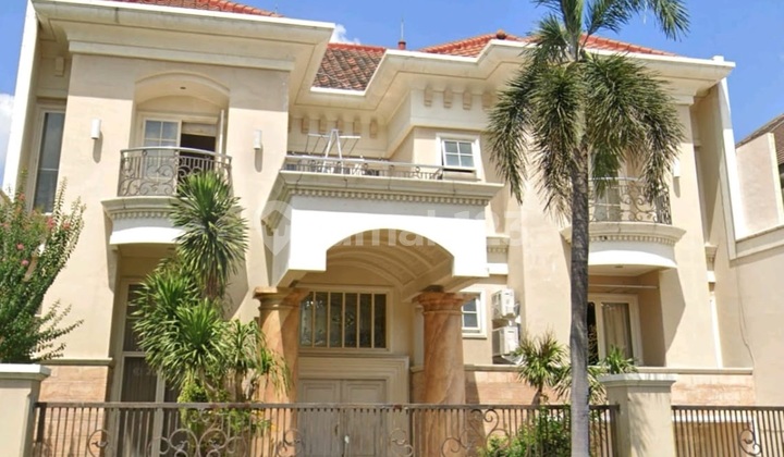 Classic Luxury House Ready to Occupy Raya Taman Gapura Commercial Potential