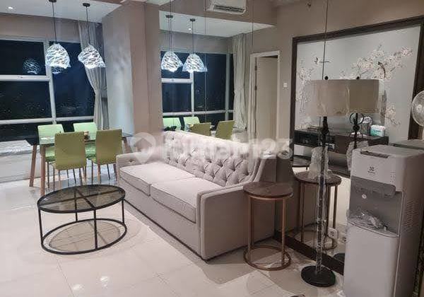 Anderson Corner Penthouse Apartment 2 with View Above Pakuwon Mall