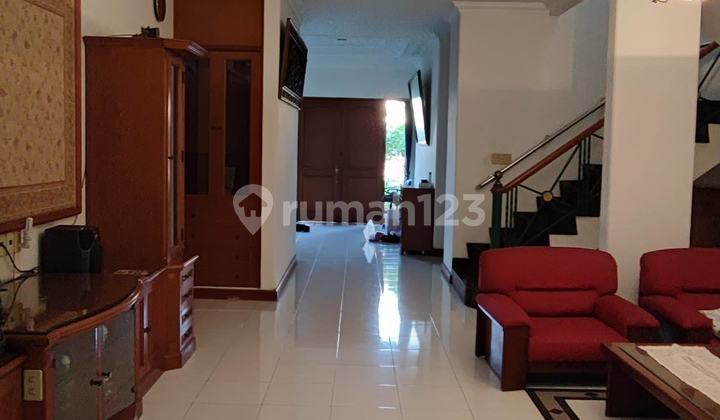 Rumah Jalan Raya Darmo Permai dekat Madame Chang, Kartiko 2