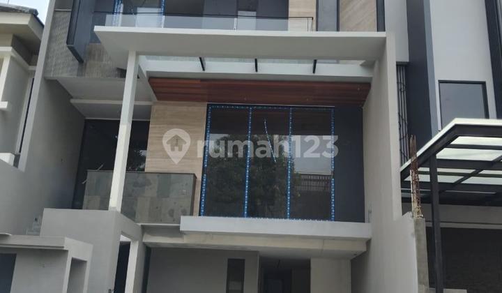 New Fresh Woodland Full 3-Story House Just Steps from Fresh Market New Fresh Woodland Full 3-Story House Just Steps from Fresh Market