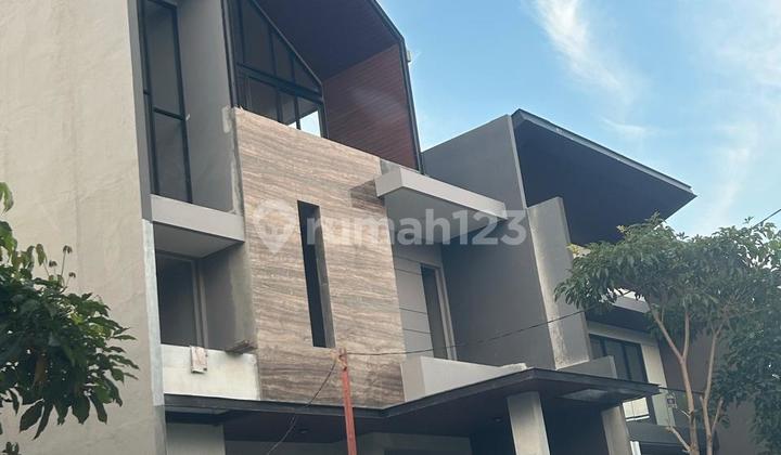 New 2-Story House with Sought-After Attic Room in Woodland New 2-Story House with Sought-After Attic Room in Woodland