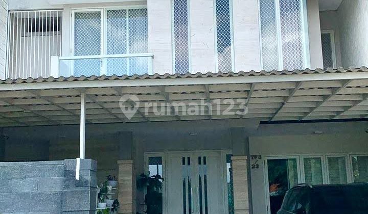 Citraland Cluster Fullerton House has a Swimming Pool.