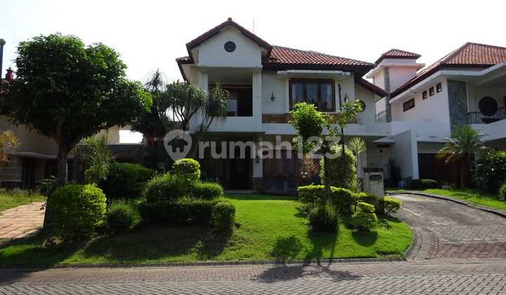 Dijual Rumah 2 Lantai Area Golf Terdepan Murah 