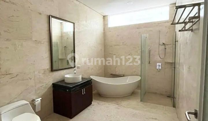 Rumah Full Furnished Graha Famili Lokasi Premium 2