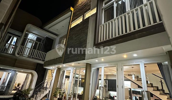 Rumah Gayungsari Mewah Full Furnished With Pool 2