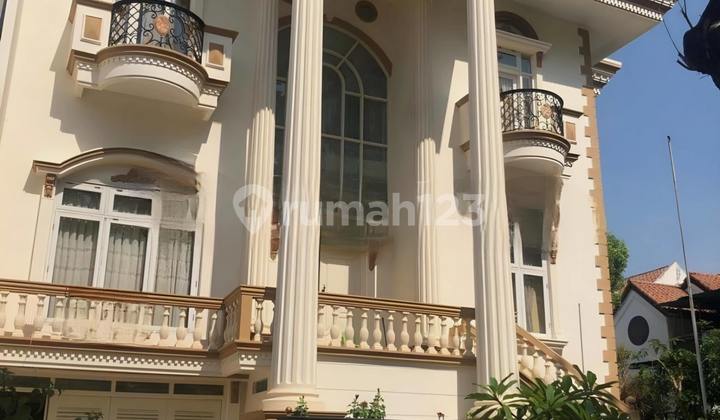 Rumah Classic American Citraland Utama Rumah Classic American Citraland Utama