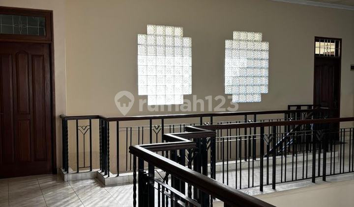 Rumah Mediteran VBI Pakuwon Indah 2