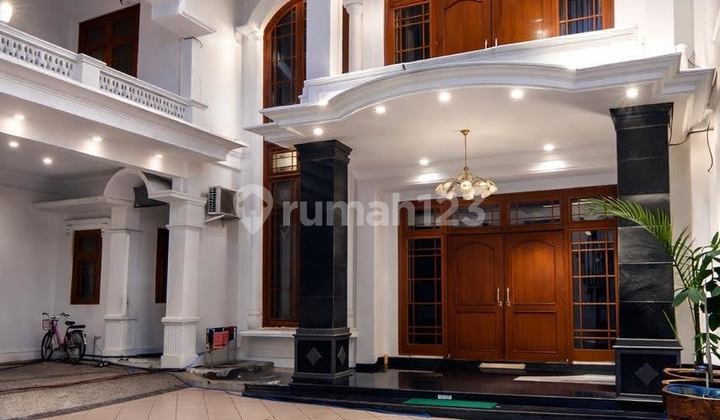 Rumah Komersial Area Cocok untuk Usaha Jalan Biliton Surabaya 2