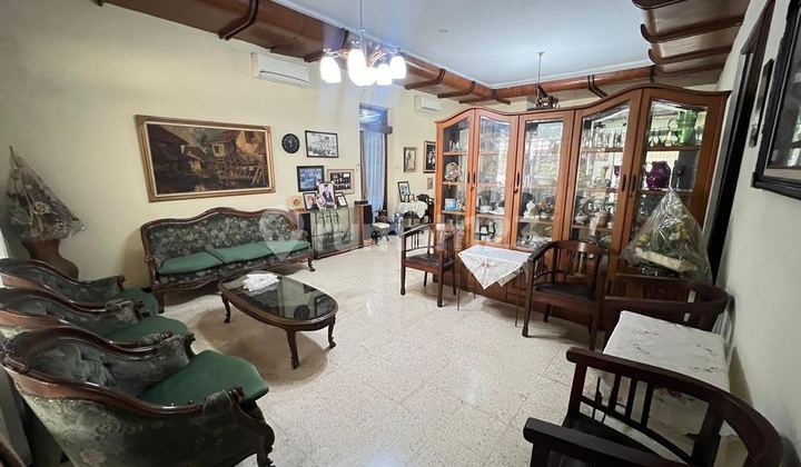 Strategic Location House Kartini Surabaya Center