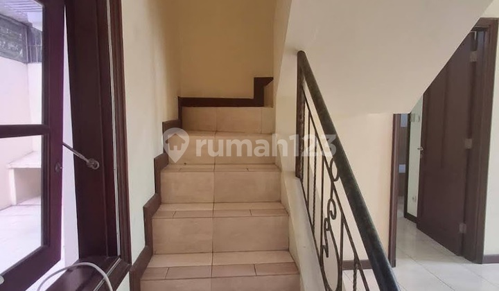 Rumah Fullerton Citraland Utama Kondisi Masih Bagus