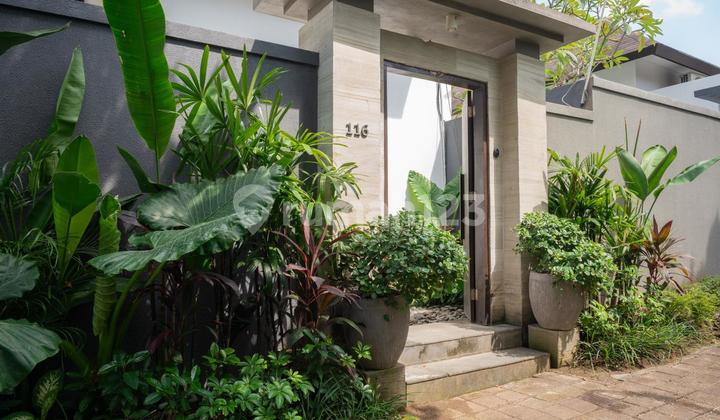 Villa In Bumbak Umalas Strategic Location