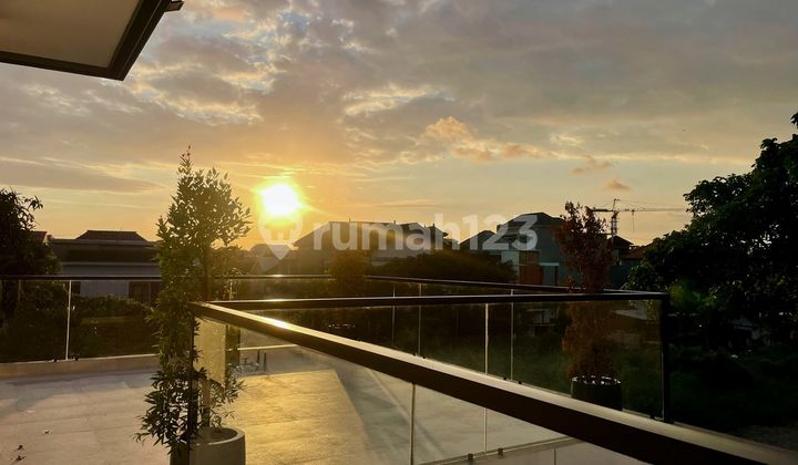 Modern Villa Baru Di Berawa Canggu Lokasi Sangat Strategis 