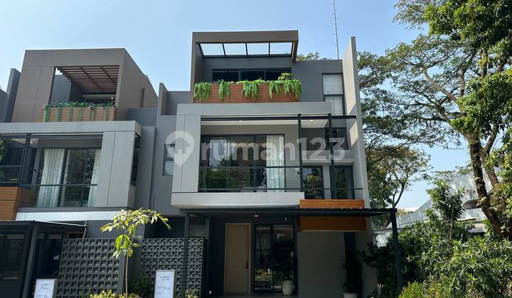 House 5 Minutes to Ice Bsd Area 112 Facing North South