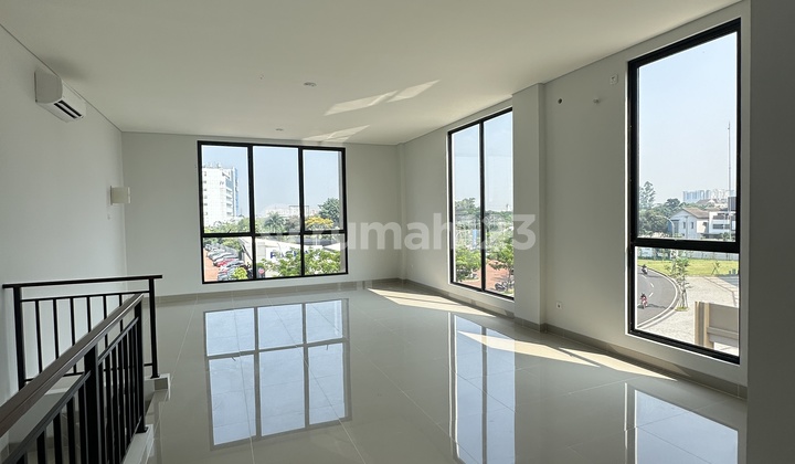 Ruko 3 Lantai Hook Strategis Di Il Lago Grande Gading Serpong