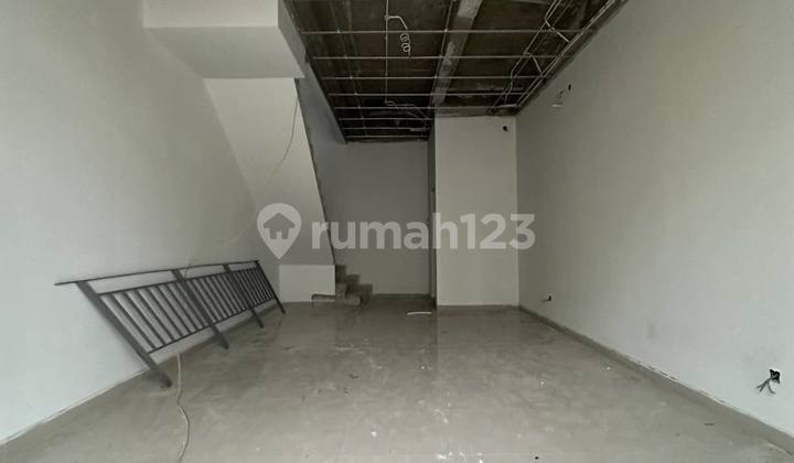 Ruko Il Lago in Gading Serpong City Center Under 3M 2 Floors 2