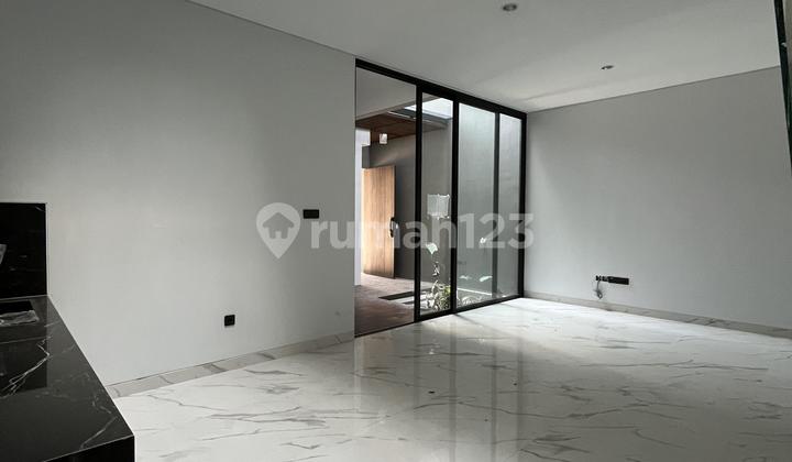 Cheapest Beautiful 3-Story House with Very Easy Airport Access