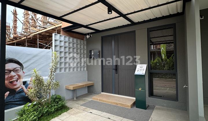 FOR SALE! Rumah Compact 3 Lantai Selangkah ke Stasiun Mepet BSD 2
